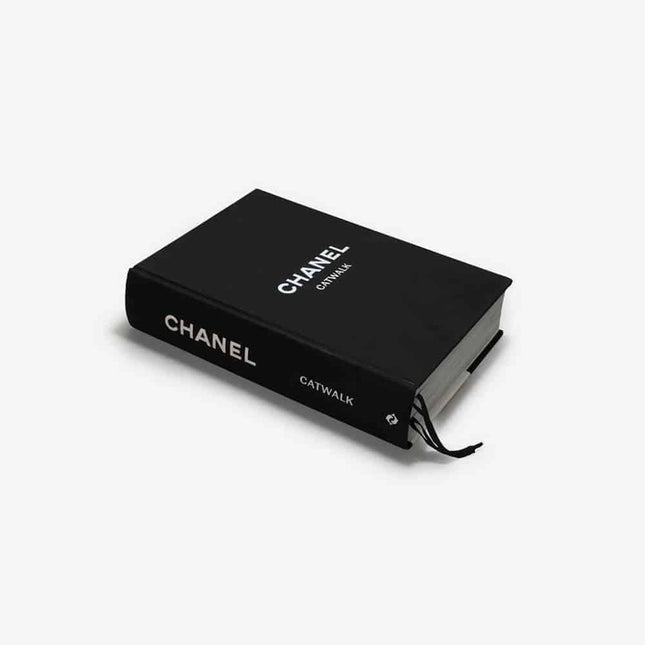 Chanel Catwalk – Fashionbook