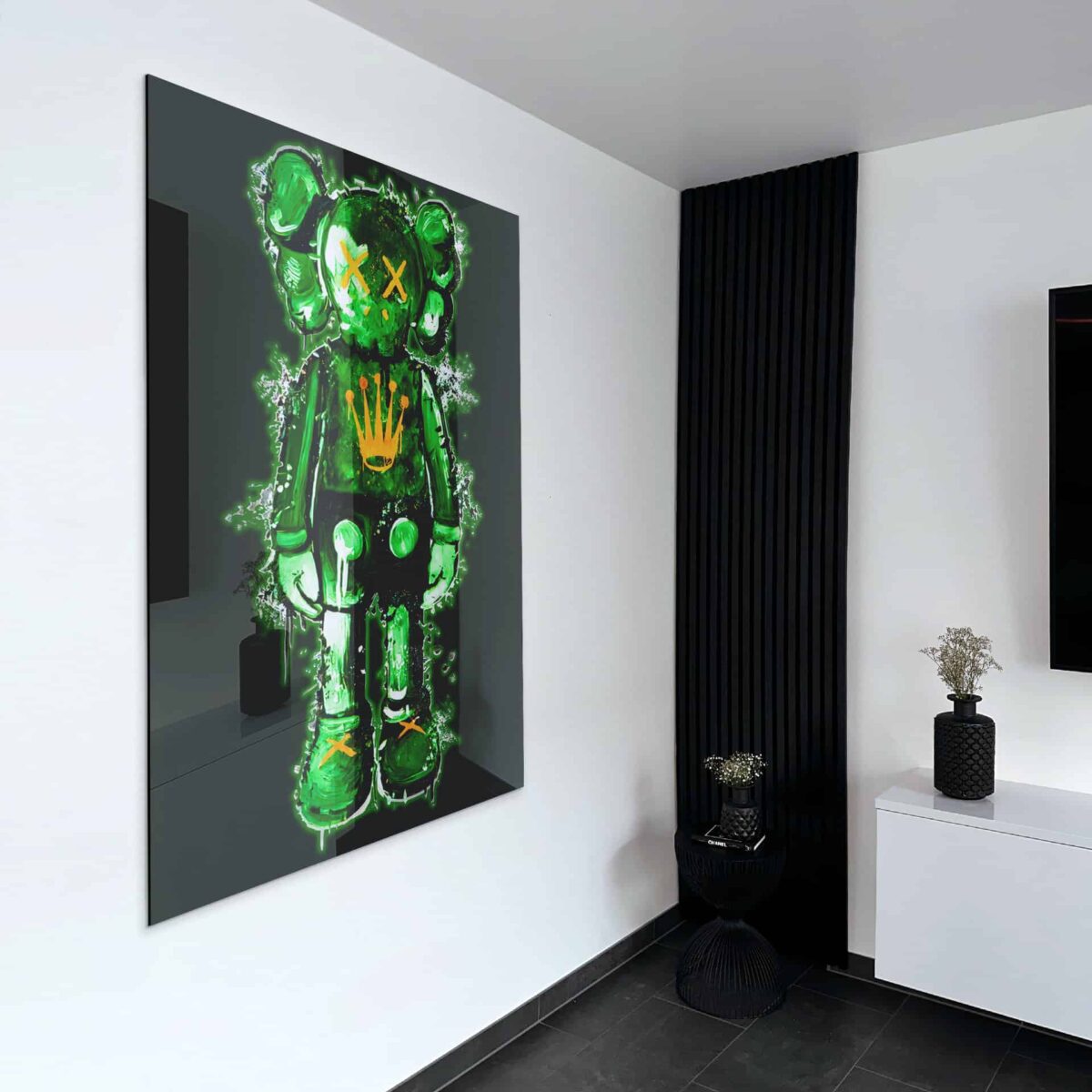 Green Hype Figure (Limited Edition) – Glass - Image 3