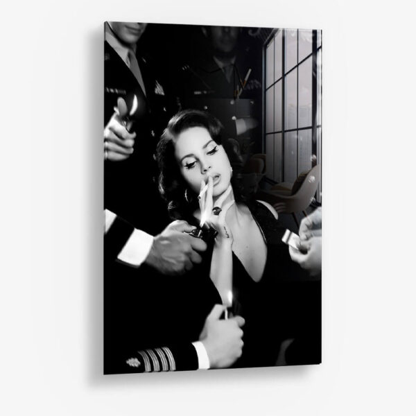 Lana Smoking – Glass