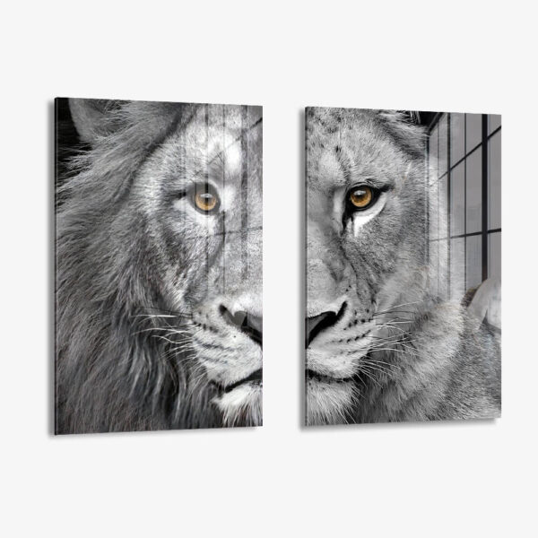 Lot: "Lion & Lioness" (2x) – Glass