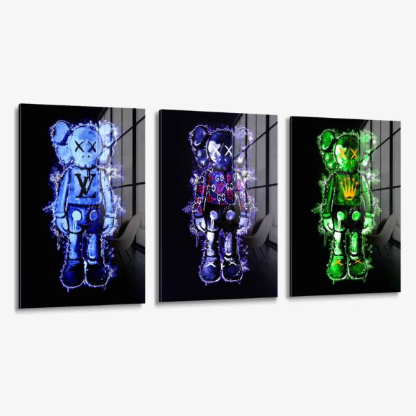 Lot: "Limited Hype Figure" (3x) – Glass