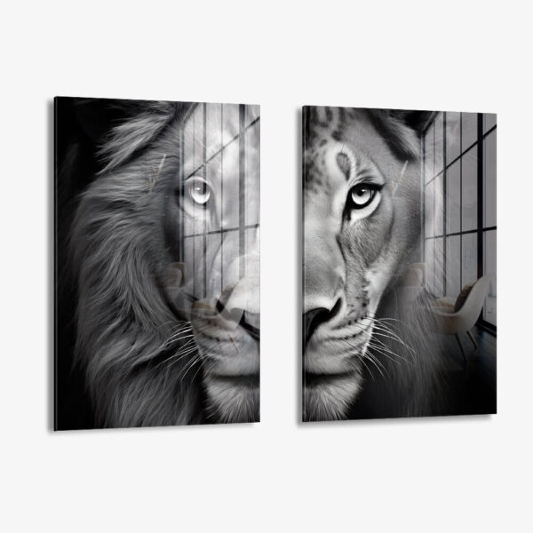 Lot: "Lion & Lioness II" (2x) – Glass