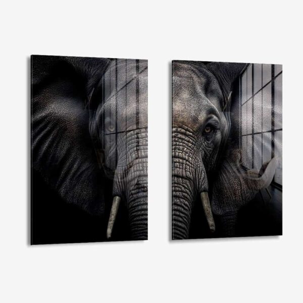 Lot: "Elephant" (2x) – Glass