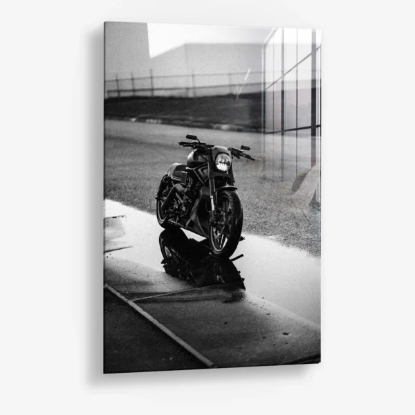 Lone Rider – Glass